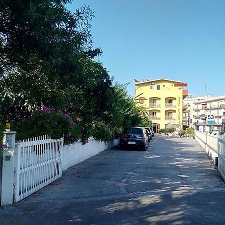 Hotel Eliseo Джардини-Наксос Экстерьер фото