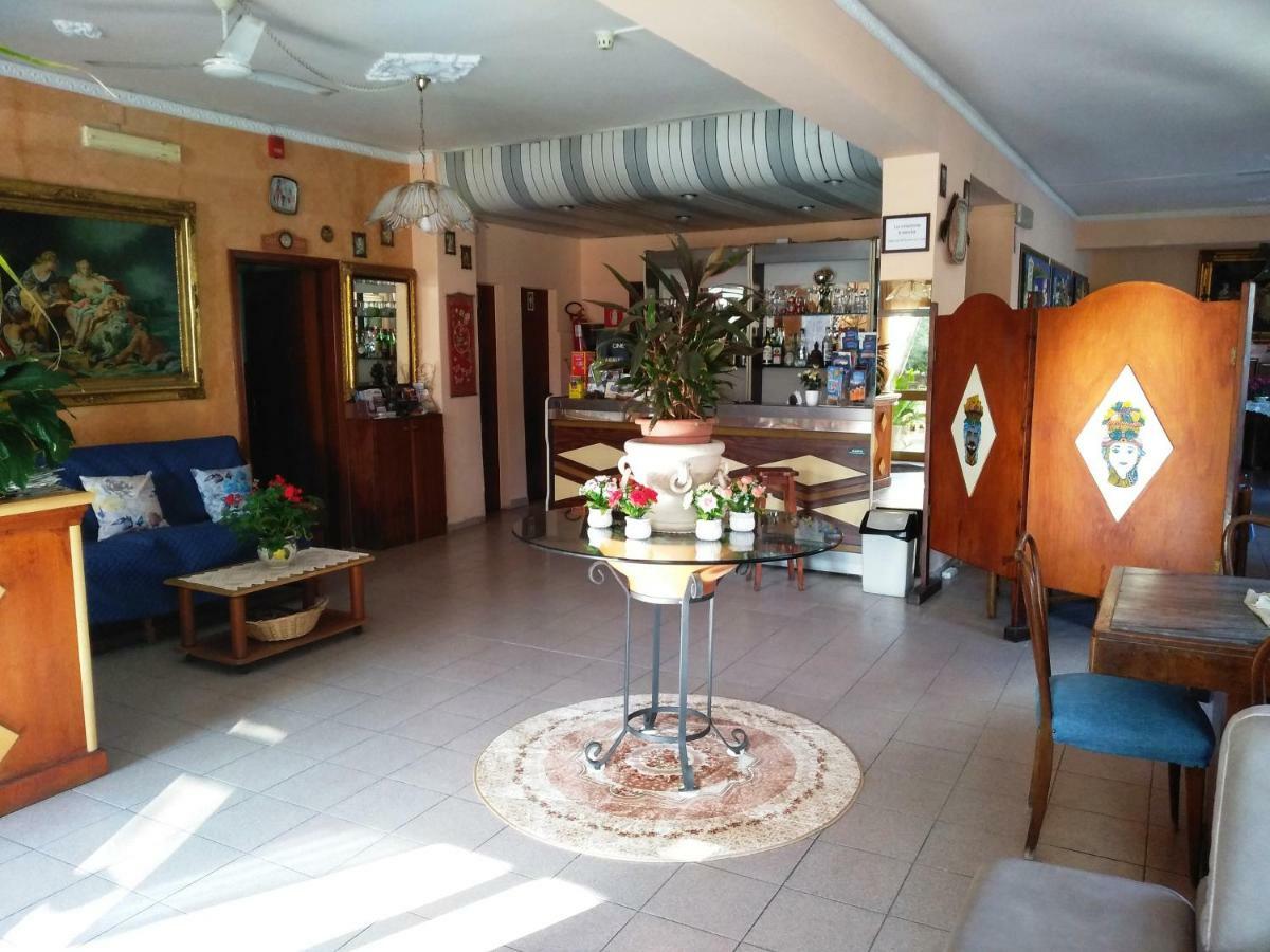 Hotel Eliseo Джардини-Наксос Экстерьер фото